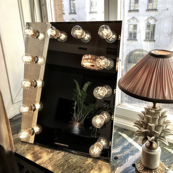 infinity-makeupspegel-med-lampor