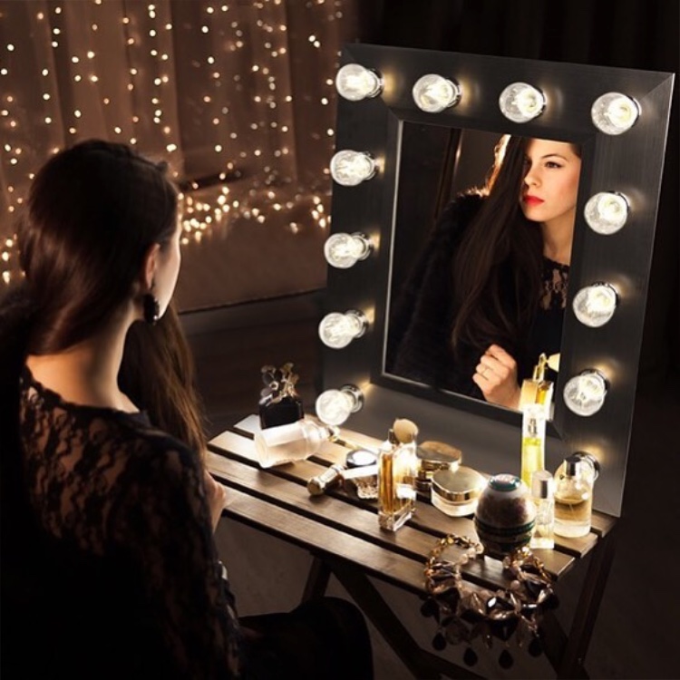 vanity-table-mirror-makeup-lovers