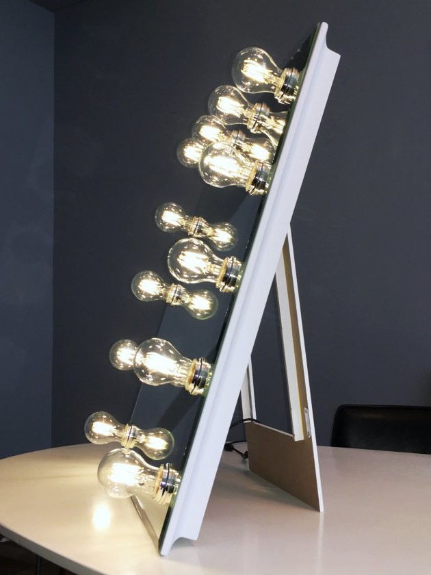 infinity-mirror-makeup-back -support